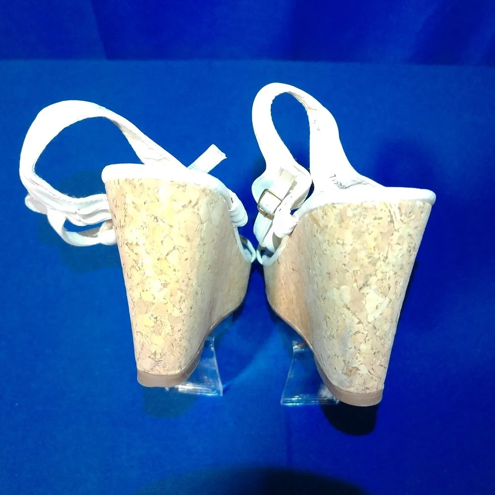 White Faux Leather Beaded Cork Wedge Sandals Gemstone T-Strap Size 7.5M